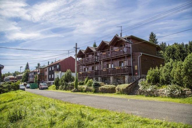 Bergzentrum Pam Яхимов Екстериор снимка